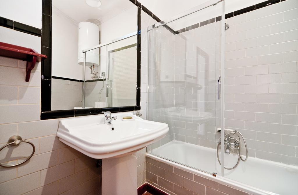 Apartamentos Madrid Retiro Rom bilde
